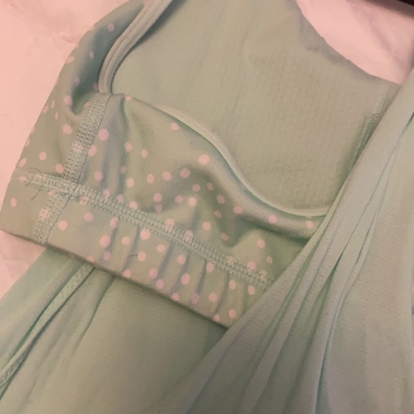 Lululemon top with built in bra - Picture 4 of 4